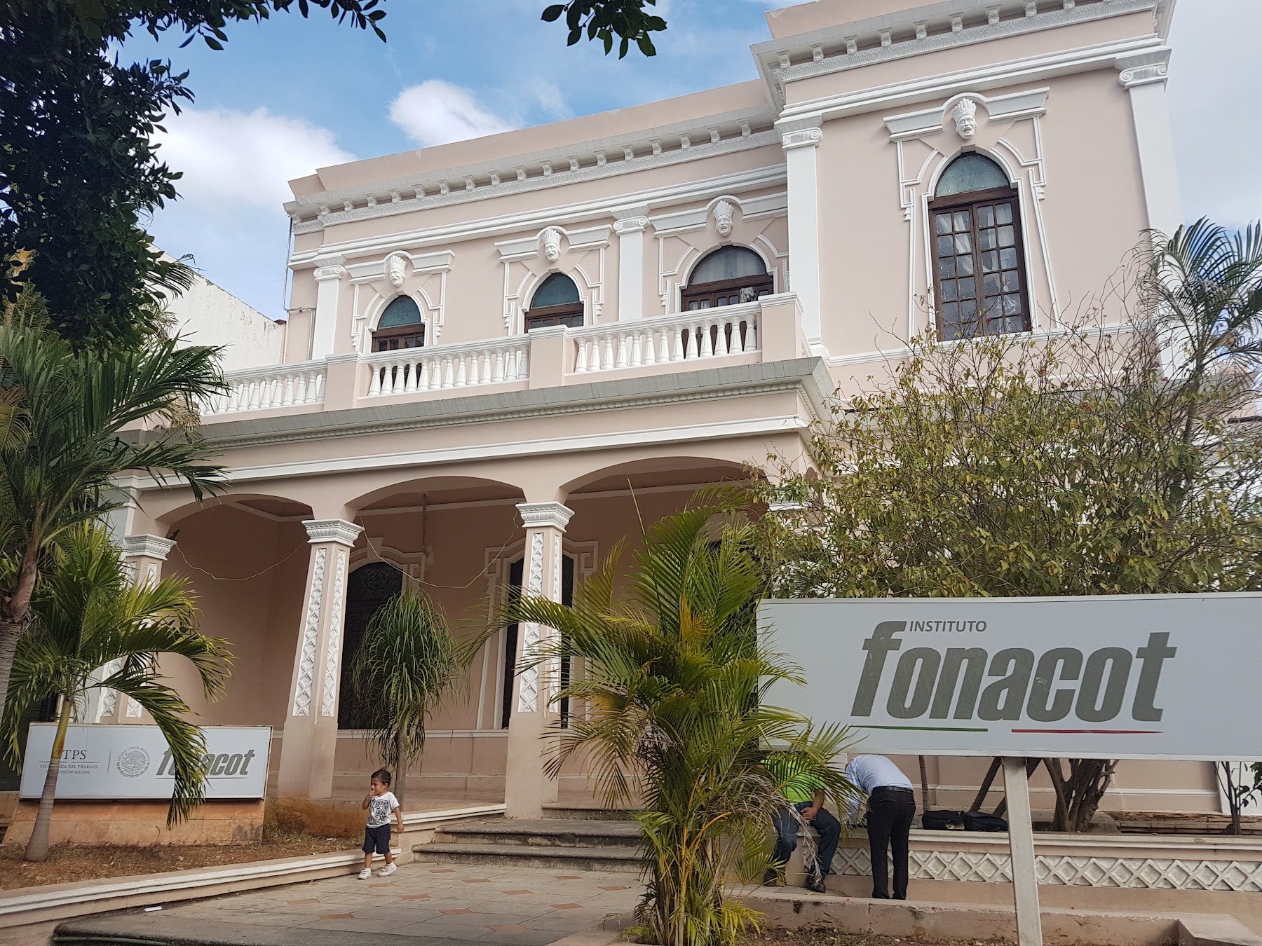 Palacio Cantón, Mérida