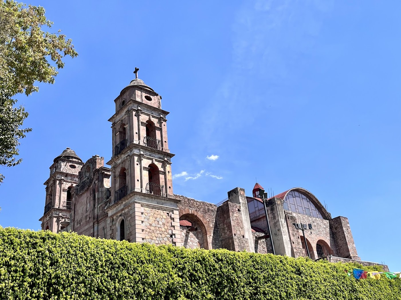 Templo de Santa María Ahuacatlán (Cristo Negro), Valle de Bravo